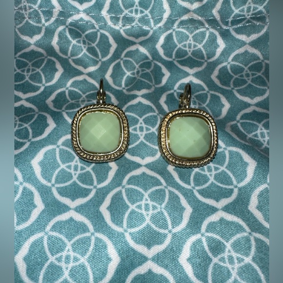 Random earrings bundle - Picture 3 of 4